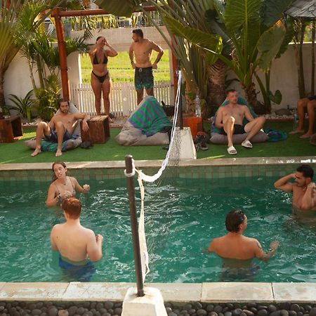 Nyaman Hostel Canggu Buitenkant foto