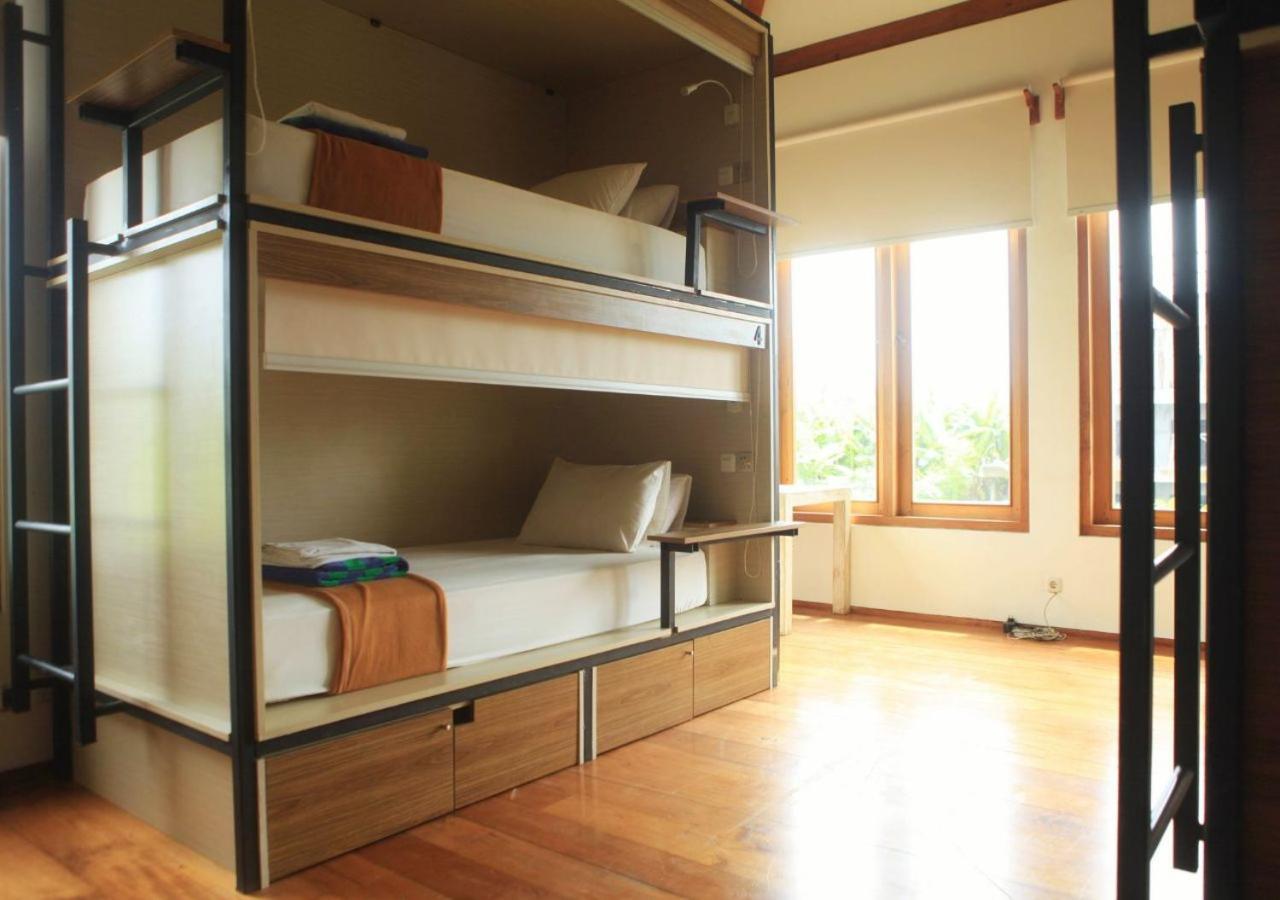 Nyaman Hostel Canggu Buitenkant foto