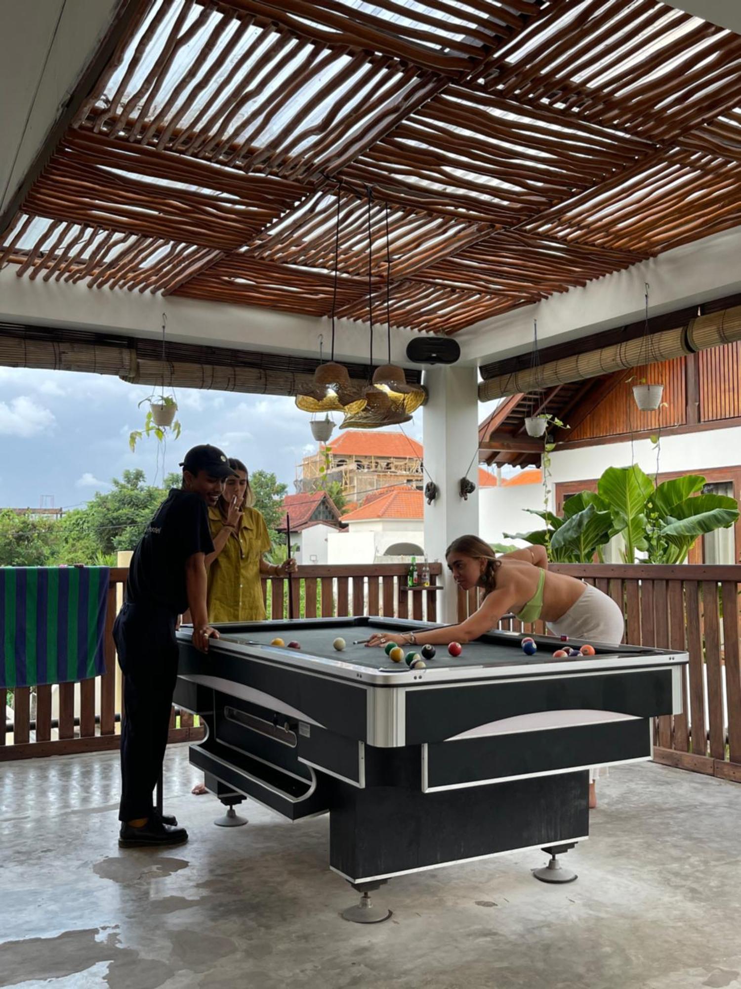 Nyaman Hostel Canggu Buitenkant foto